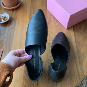 Like New Perf-Hi Black Leather